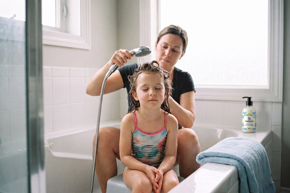 Cabelo ressecado depois da piscina: como cuidar no dia a dia